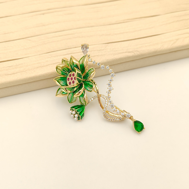 Trâm Cài Áo Hoa Sen Xanh Đính Đá - Hình ảnh 4