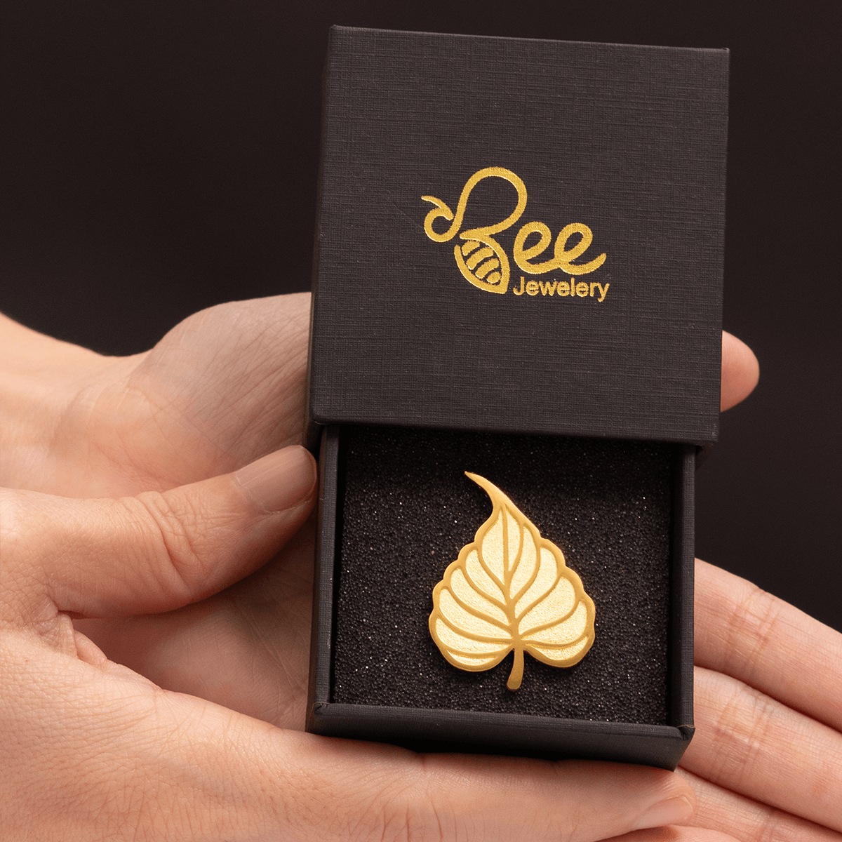 Ghim cài áo lá bồ đề mạ vàng 24K