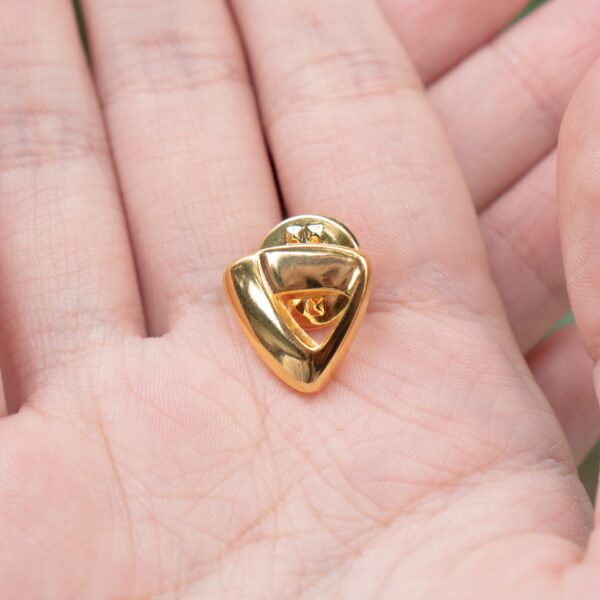 huy hiệu cài áo doanh n ghiệp vietconbank