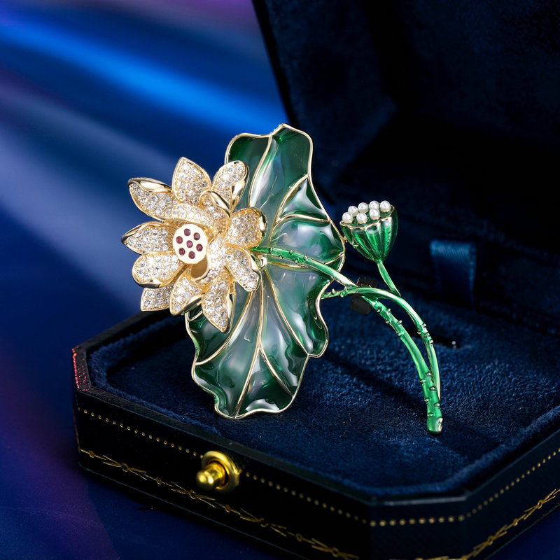 Trâm Cài Áo Hoa Lá Sen Đính Đá - Hình ảnh 3