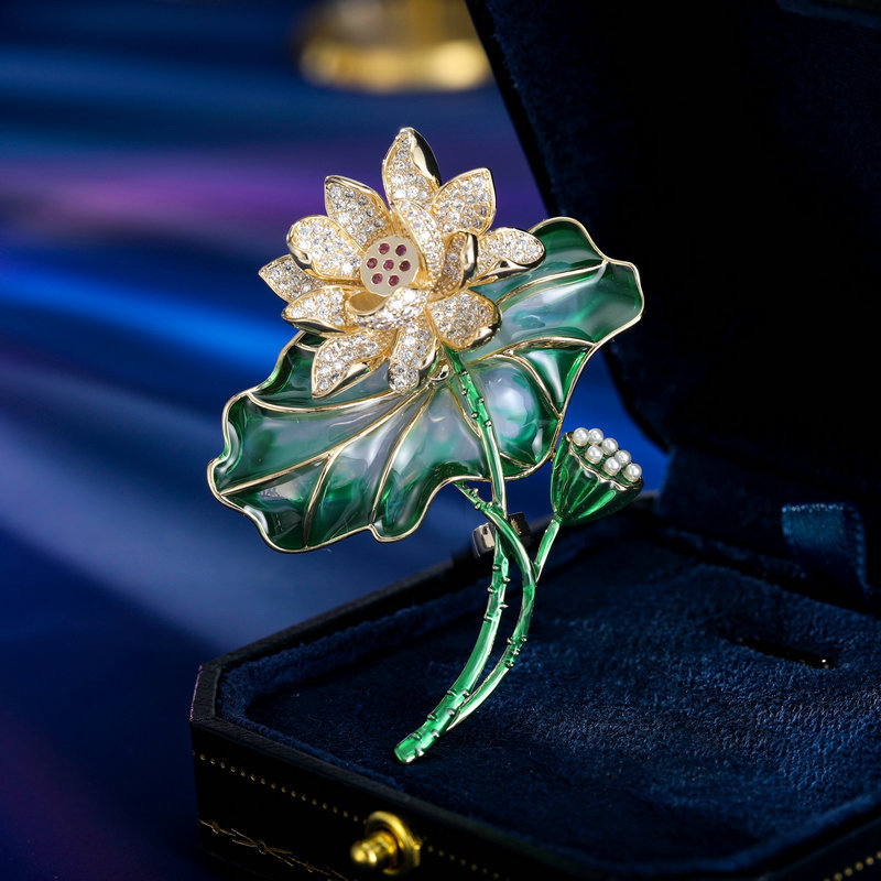 Trâm Cài Áo Hoa Lá Sen Đính Đá - Hình ảnh 2