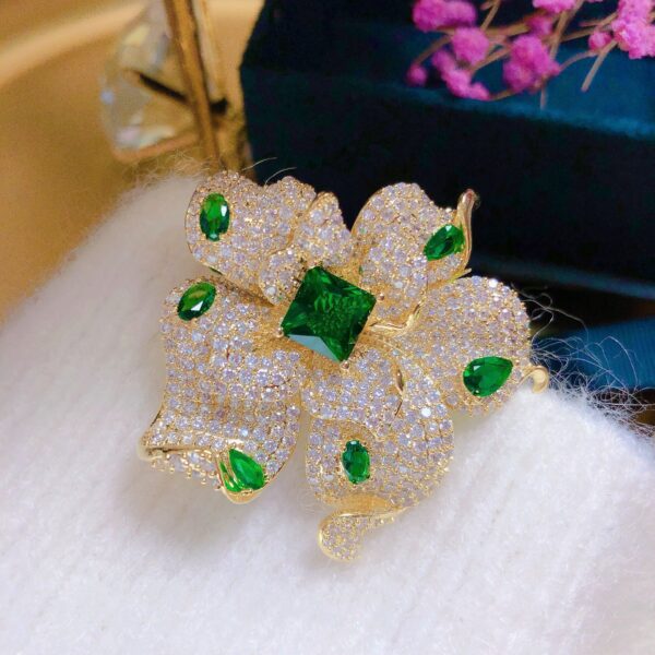 trâm cài áo hoa đính phale