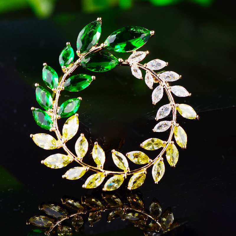 Trâm Cài Áo Vòng Lá Nguyệt Quế Đính Phale Xanh - Hình ảnh 4