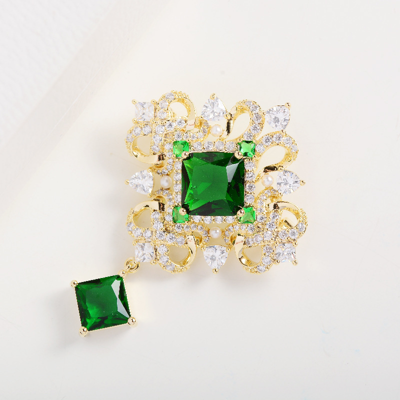 Trâm Cài Áo Ngọc Lục Bảo Cao Cấp - Hình ảnh 4