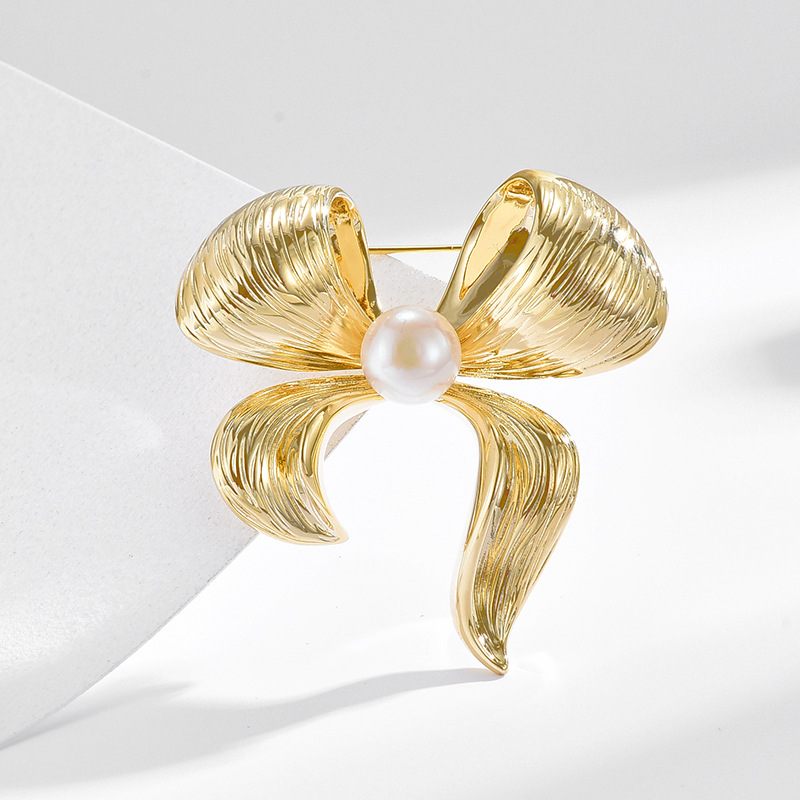 Trâm Cài Áo Nơ Vàng 24K Đính Ngọc Trai - Hình ảnh 4