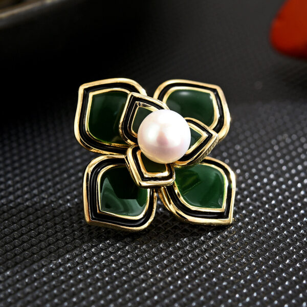 pin cài áo bông hoa đính ngọc trai