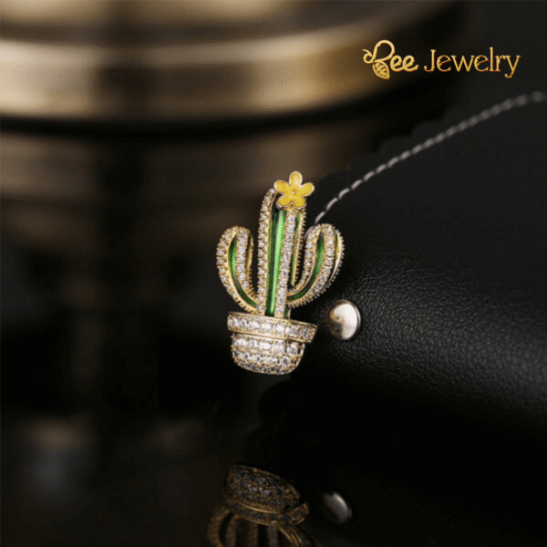 Pin Cài Áo Chậu Xương Rồng Nhỏ Đính Đá