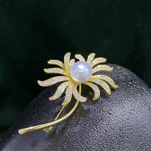 trâm cài áo hoa cúc kim cương