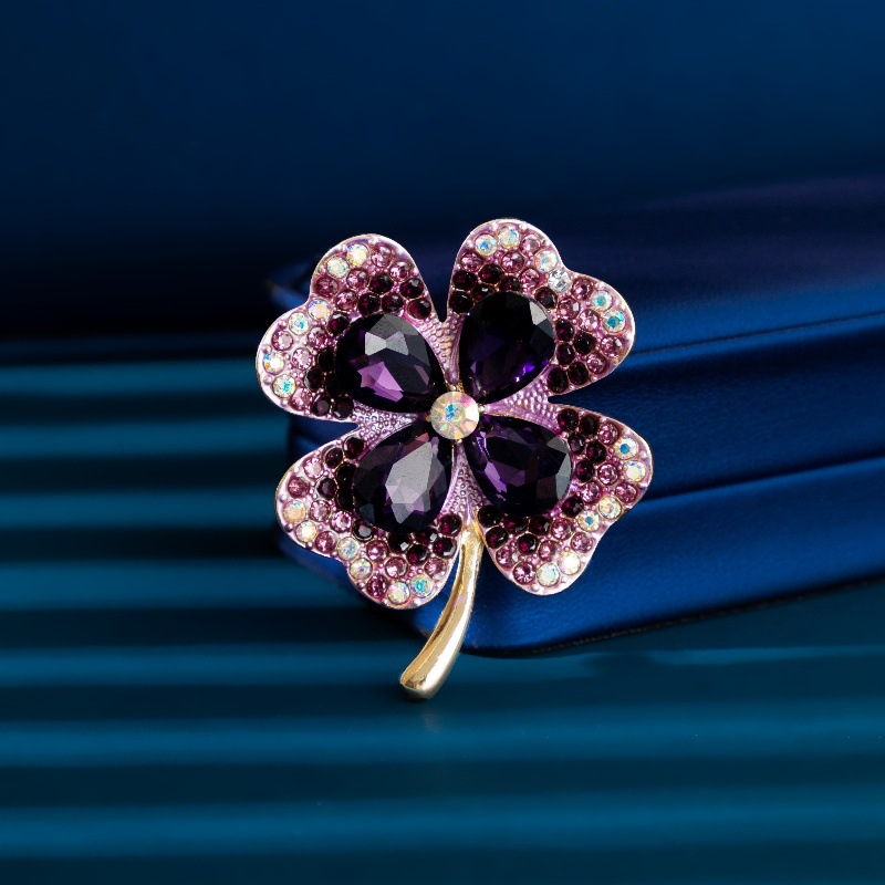 Trâm Cài Áo Cỏ 4 Lá Đính Phale Tím - Hình ảnh 5