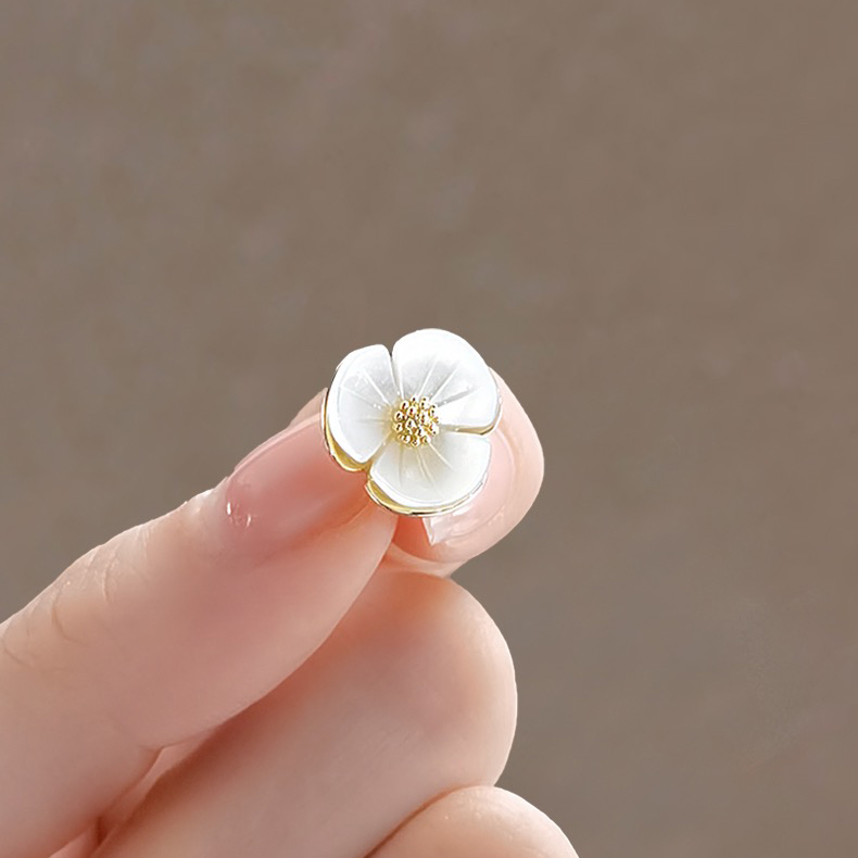 Pin Cài Áo Hoa Mai Trắng - Hình ảnh 2