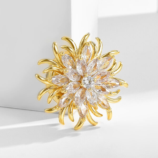 cài áo hoa đính phale