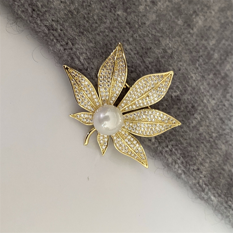 Trâm Cài Áo Chiếc Lá Đính Ngọc Trai - Hình ảnh 4