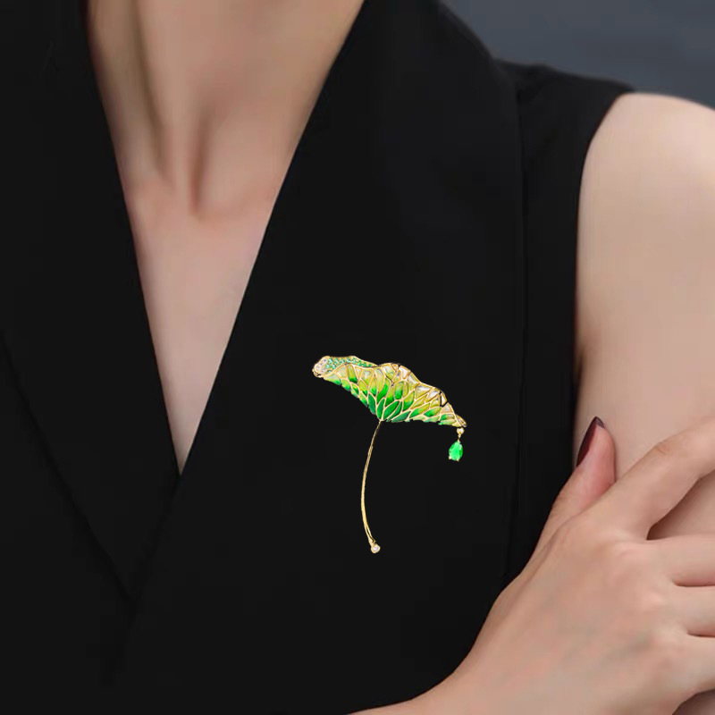 Trâm Cài Áo Lá Sen Xanh Đính Ngọc Trai - Hình ảnh 8