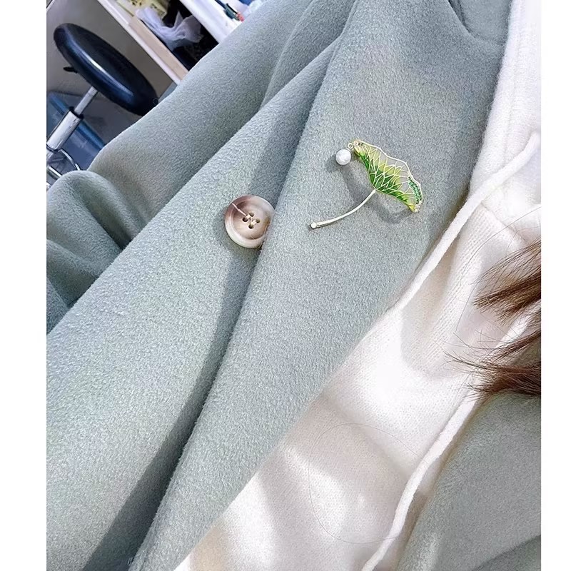 trâm cài áo lá sen xanh