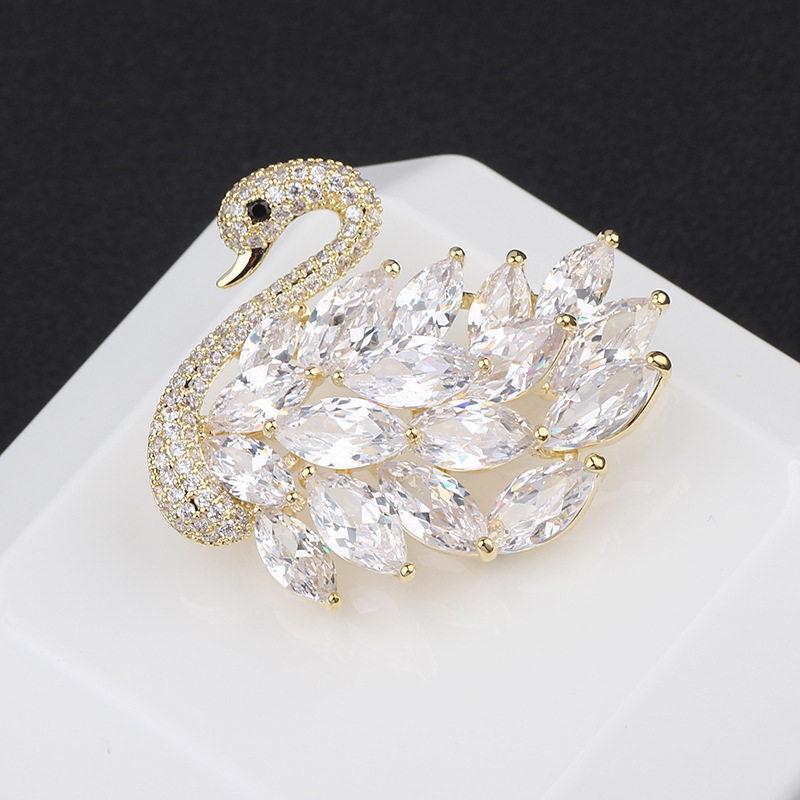 cài áo thiên nga trắng