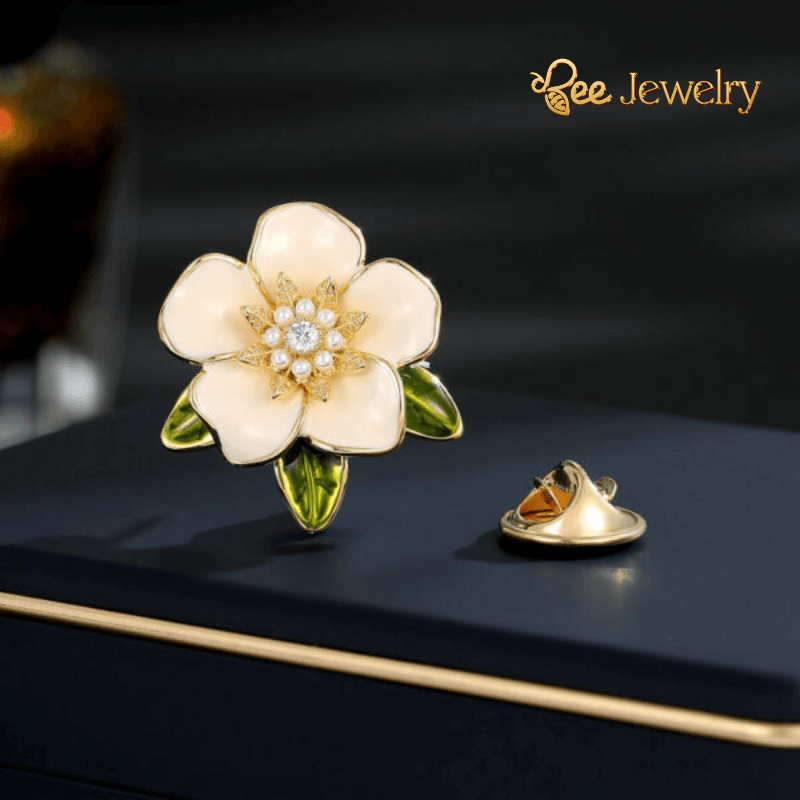 Pin Cài Áo Hoa Trà Đính Đá