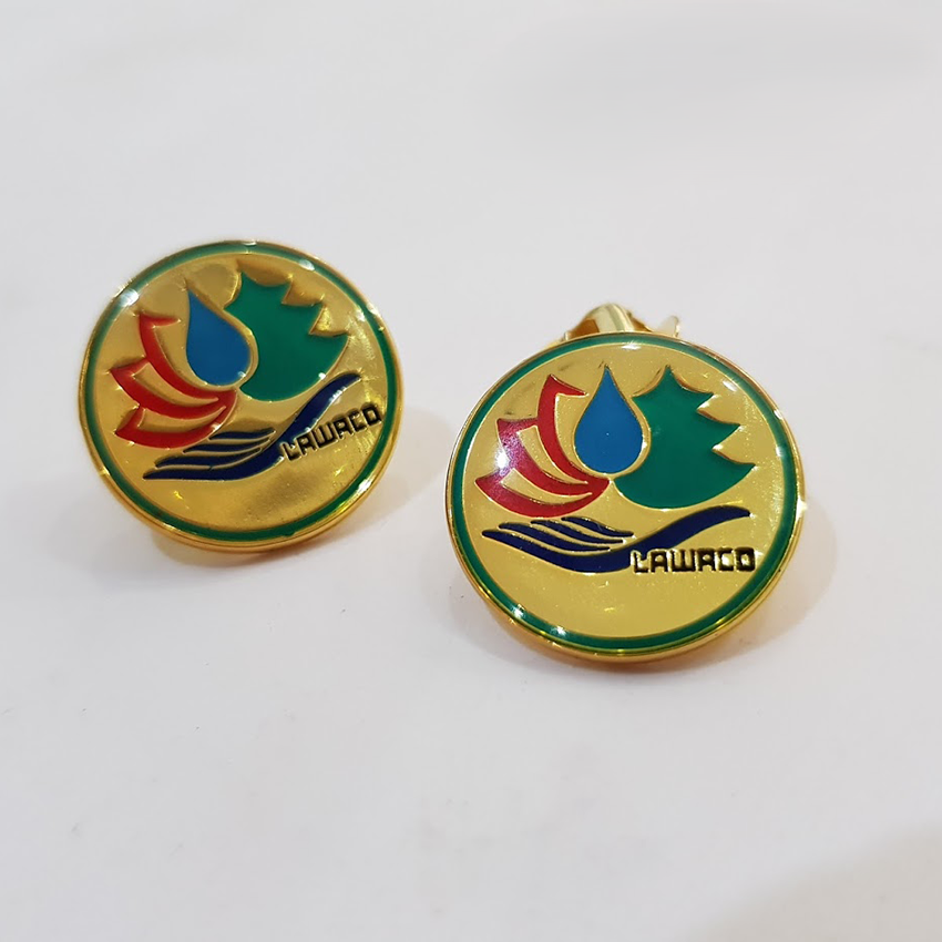 huy hiệu cài áo gia công bằng in uv